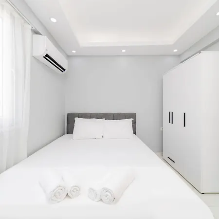 Cozy Flat W Balcony 5 Min To Beach In アパート