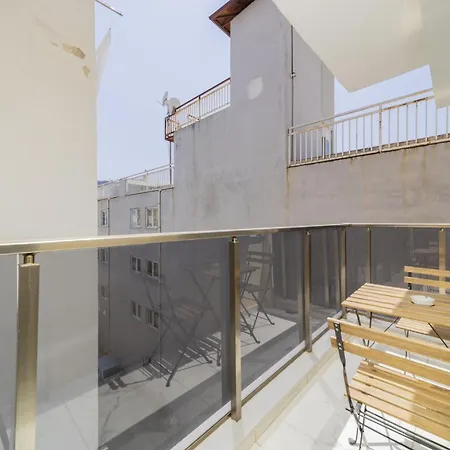 Cozy Flat W Balcony 5 Min To Beach In アパート アランヤ
