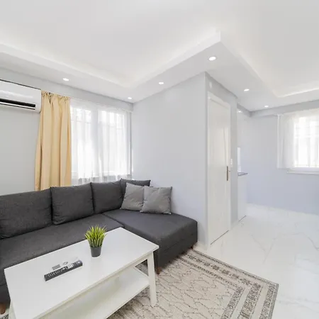 Cozy Flat W Balcony 5 Min To Beach In アランヤ