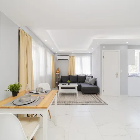 Cozy Flat W Balcony 5 Min To Beach In Apartment