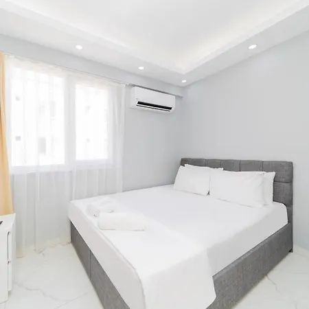 Apartment Cozy Flat W Balcony 5 Min To Beach In *